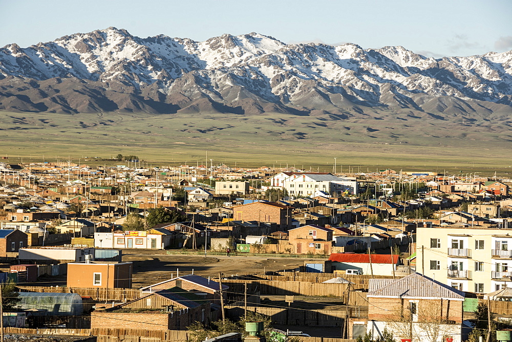 Dalanzagdag city and Gurvan Sayhany Nuruu mountains, Gobi Desert, southern Mongolia, Asia