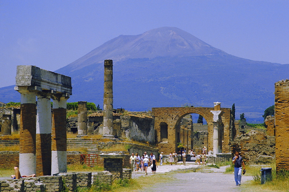 Pompeii, Mt. Vesuvius behind, Campania, Italy, Europe