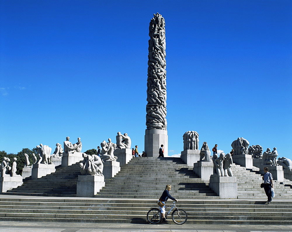 The Monolith, Gustav Vigeland sculptures, Frogner Park, Oslo, Norway, Scandinavia, Europe