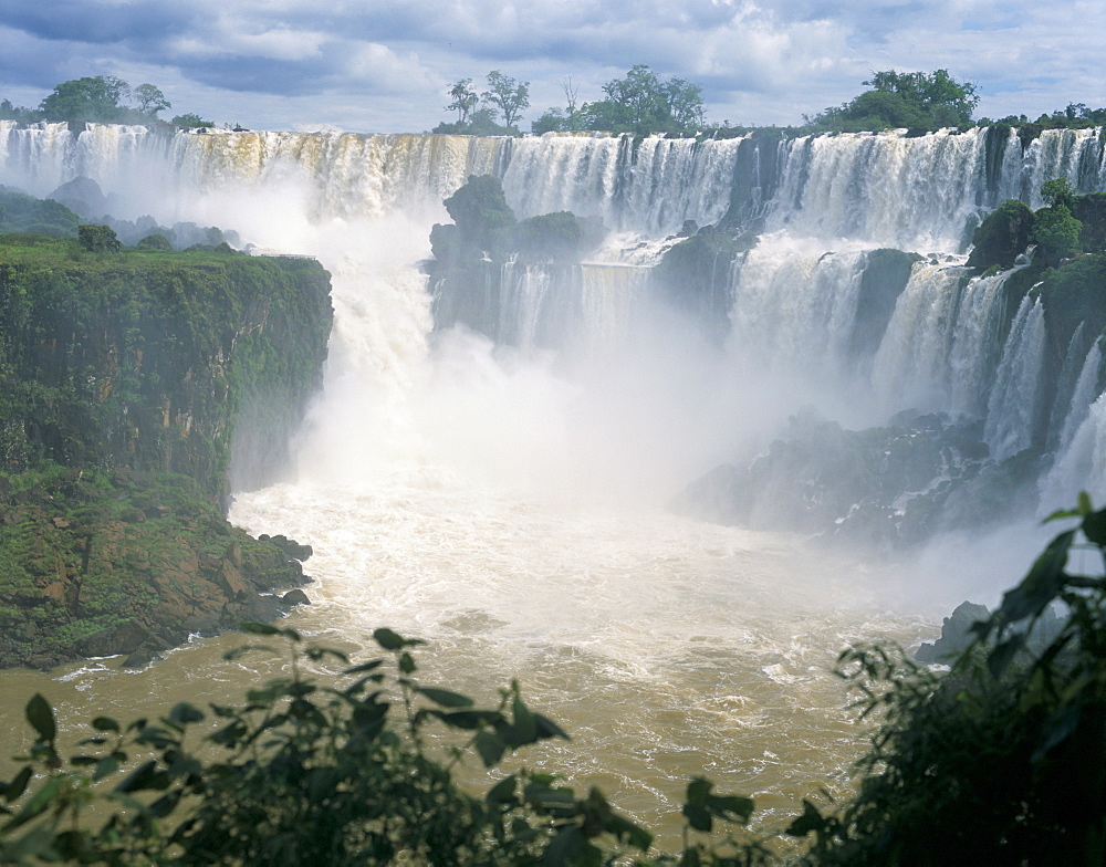 Iguacu (Iguazu) Falls, border of Brazil and Argentina, South America