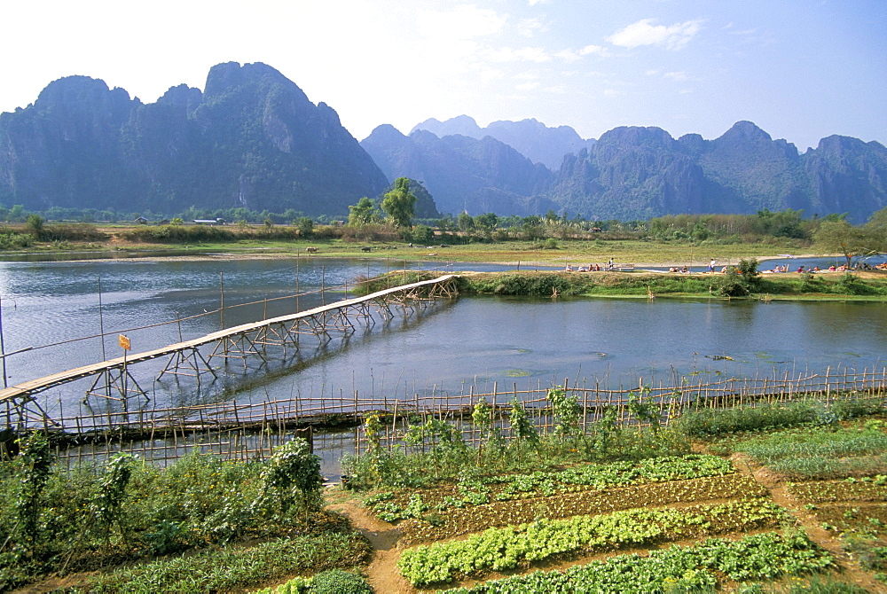 Bamboo bridge, Vang Vieng, Laos, Indochina, Southeast Asia, Asia