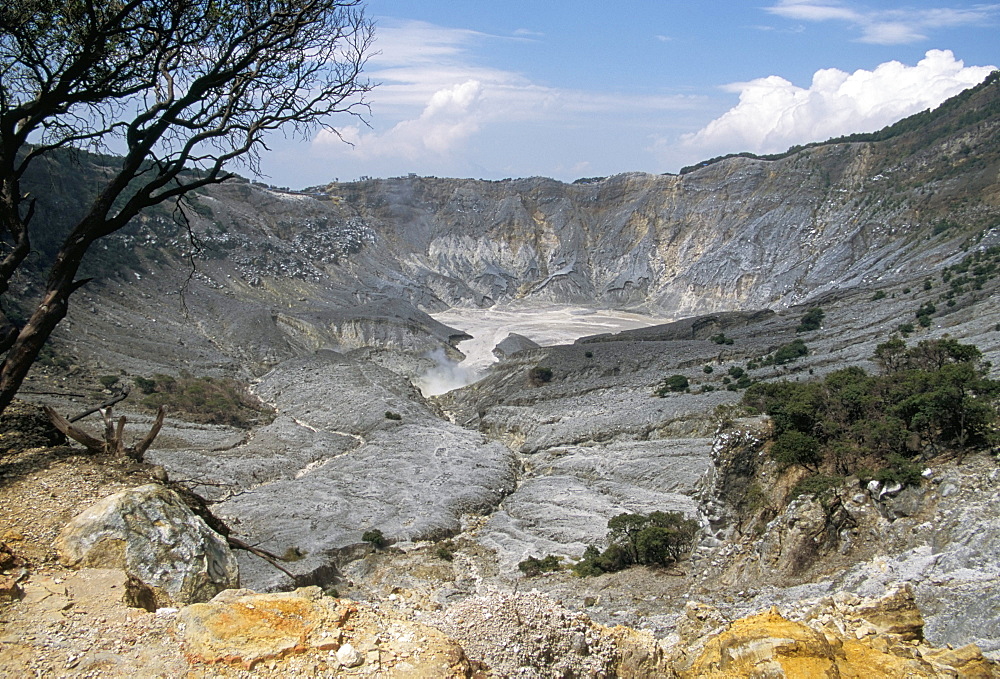 Kawah Tatu (Queen Crater), Tangkuban Prahu volcano, near Bandung, island of Java, Indonesia, Southeast Asia, Asia