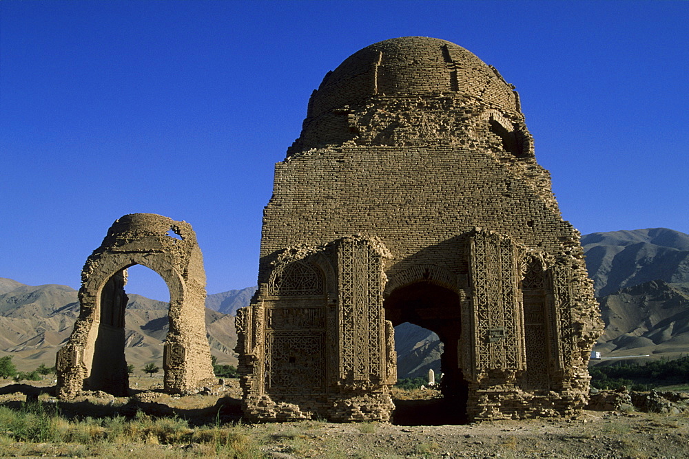 Ghorid (12th century) ruins, believed to be a Mausoleum or Madrassa, Chist-I-Sharif, Afghanistan, Asia