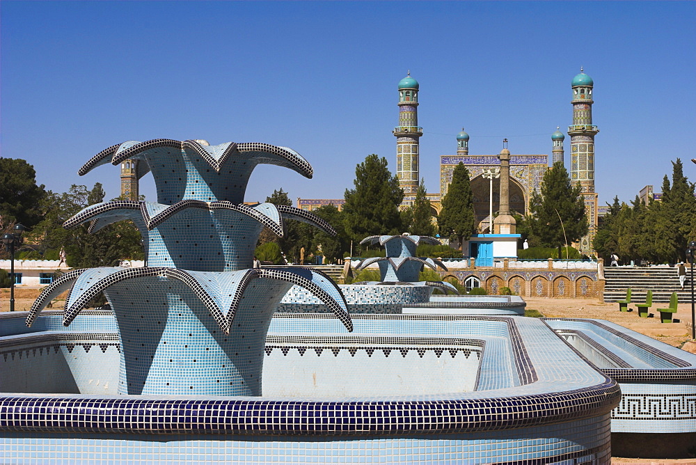 New fountain in front of the Friday Mosque or Masjet-eJam, built in the year 1200 by the Ghorid Sultan Ghiyasyddin on the site of an earlier 10th century mosque, Herat, Herat Province, Afghanistan, Asia