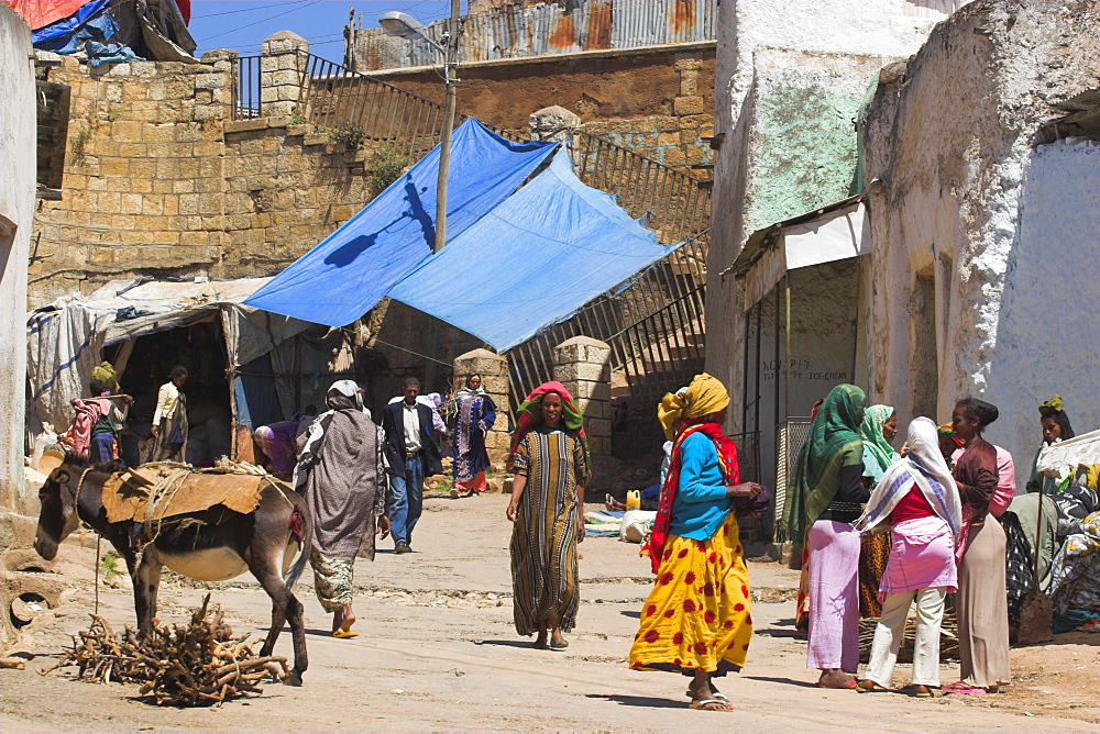 The main market known as Gidir Magala, previously known as the Muslim market, Old Town, Harar, Ethiopia, Africa