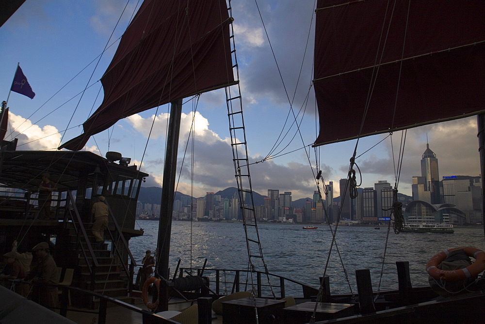 Junk sailing on Victoria Harbour, Hong Kong, China, Asia