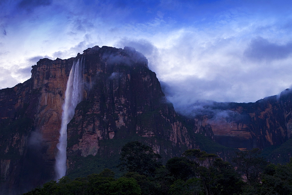 Angel Falls at dawn, Canaima National Park, UNESCO World Heritage Site, Guayana Highlands, Venezuela, South America