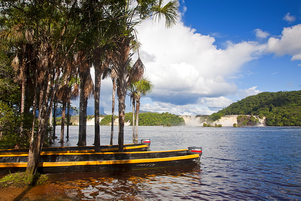 Waterfalls, Canaima Lagoon, Canaima National Park, UNESCO World Heritage Site, Guayana Highlands, Venezuela, South America