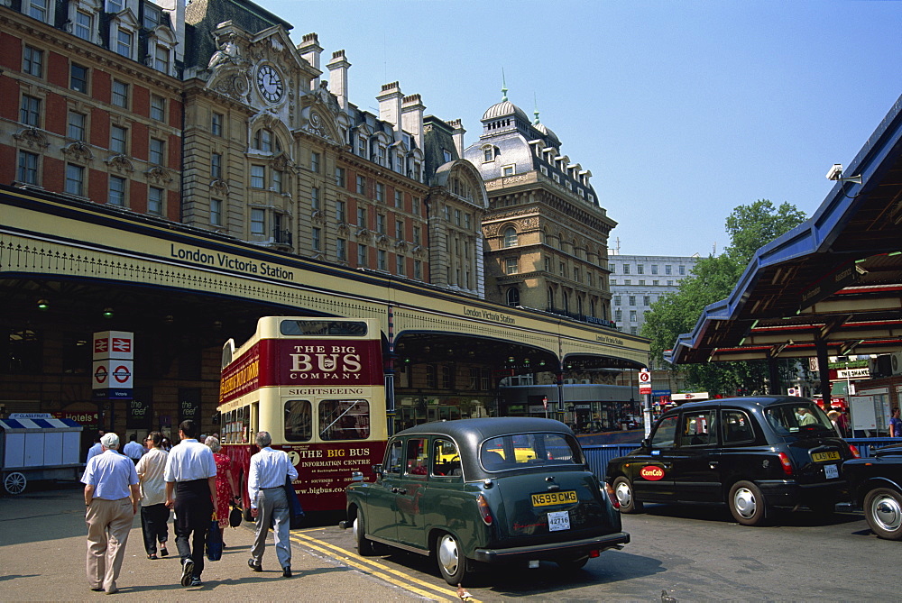 Victoria Rail Station, London, England, United Kingdom, Europe