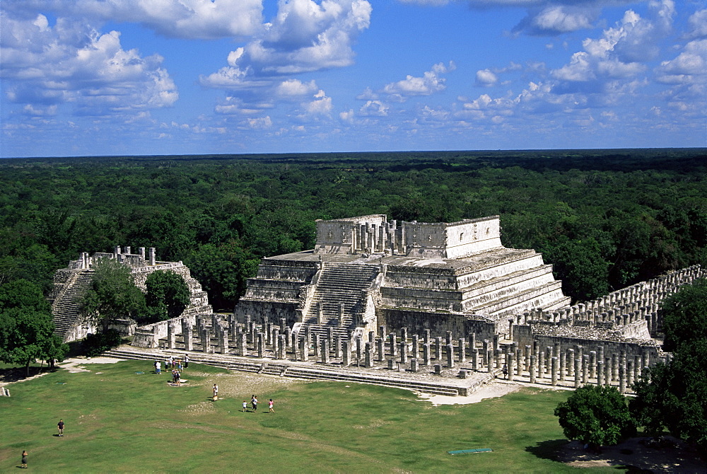 Temple of the Warriors, Chichen Itza, UNESCO World Heritage Site, Yucatan, Mexico, North America