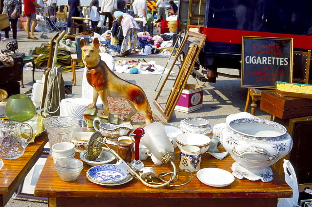 Car boot sale, Colliers Wood, London, England, United Kingdom, Europe