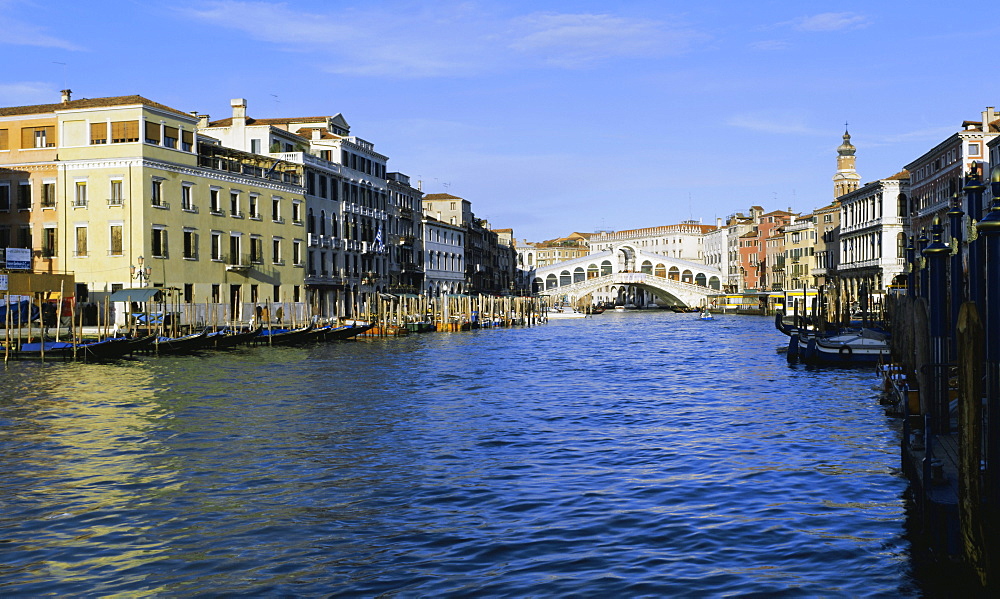 View along the Grand Canal towards the Rialto Bridge, Venice, UNESCO World Heritage Site, Veneto, Italy, Europe