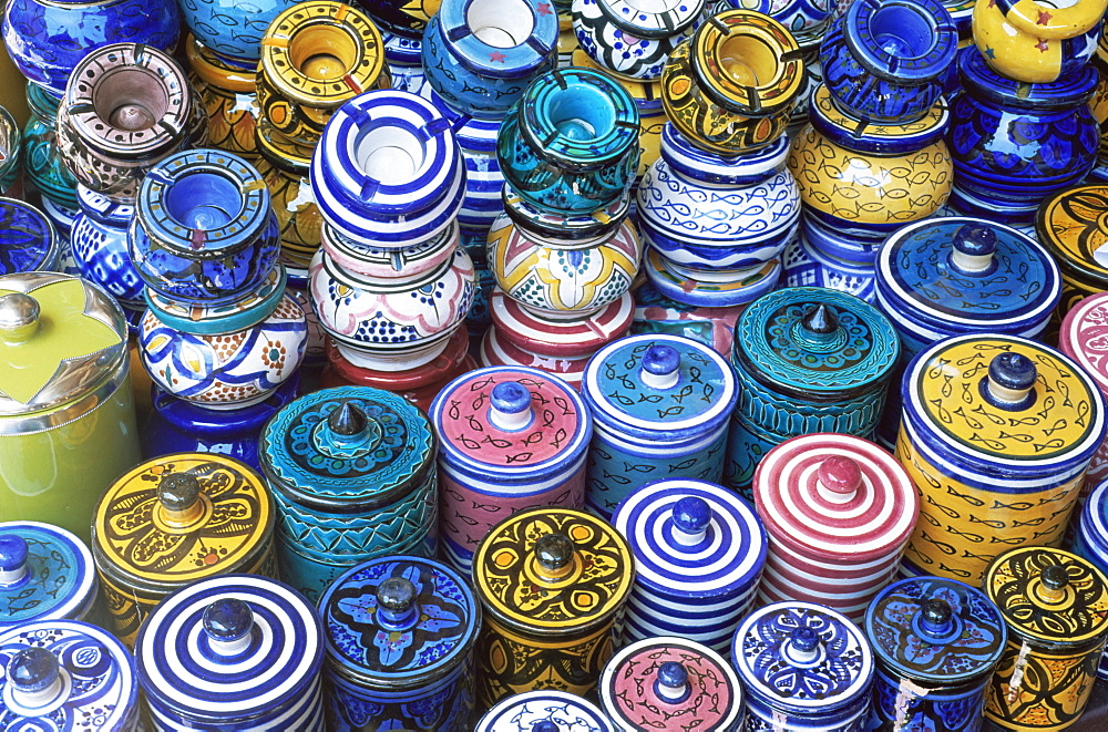 Ceramics for sale in the souk in the Medina, Marrakesh (Marrakech), Morocco, North Africa, Africa