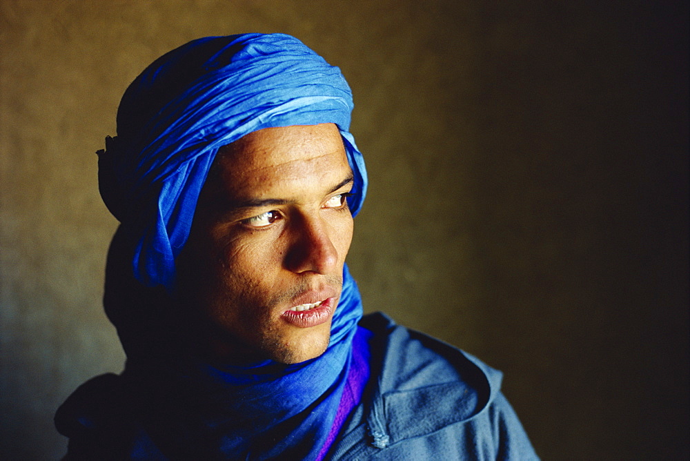 Bedouin man, Hassi Labiad near Merzouga, Morocco, North Africa, Africa