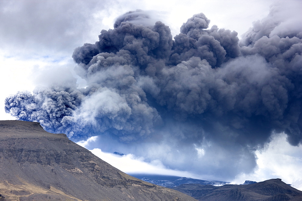 Billowing ash plume of the Eyjafjallajokull eruption, southern area, Iceland, Polar Regions