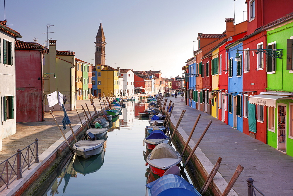 Colourful houses and reflections in canal, Island of Burano, Venice, UNESCO World Heritage Site, Veneto, Italy, Europe