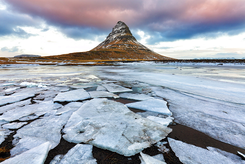 Kirkjufell (Church Mountain) in winter, near Grundafjordur, Snaefellsnes Peninsula, Iceland, Polar Regions