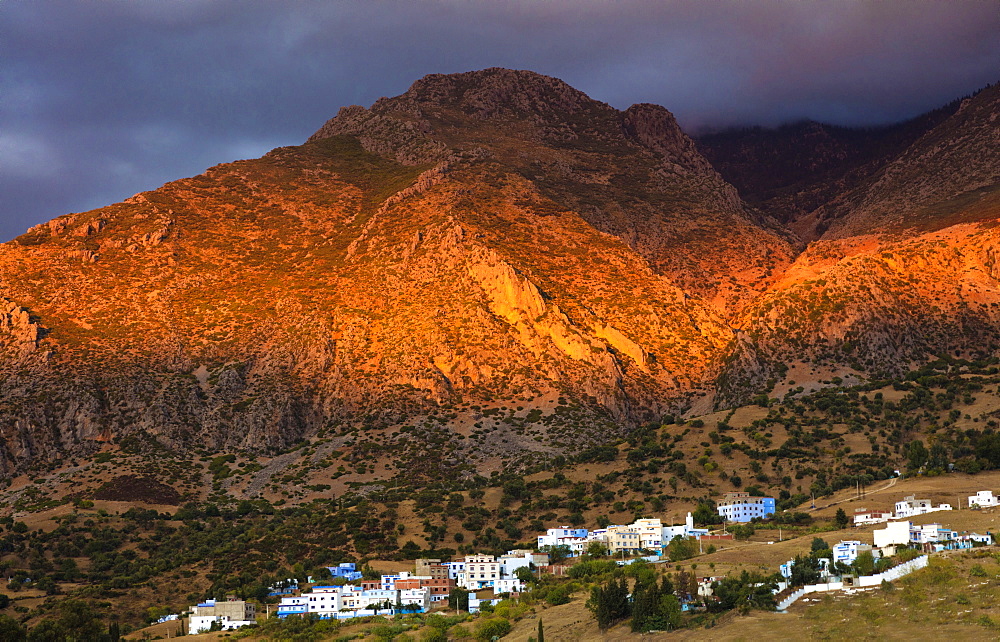 Mountains bathed in evening light, near Chefchaouen (Chaouen), Morocco, North Africa, Africa