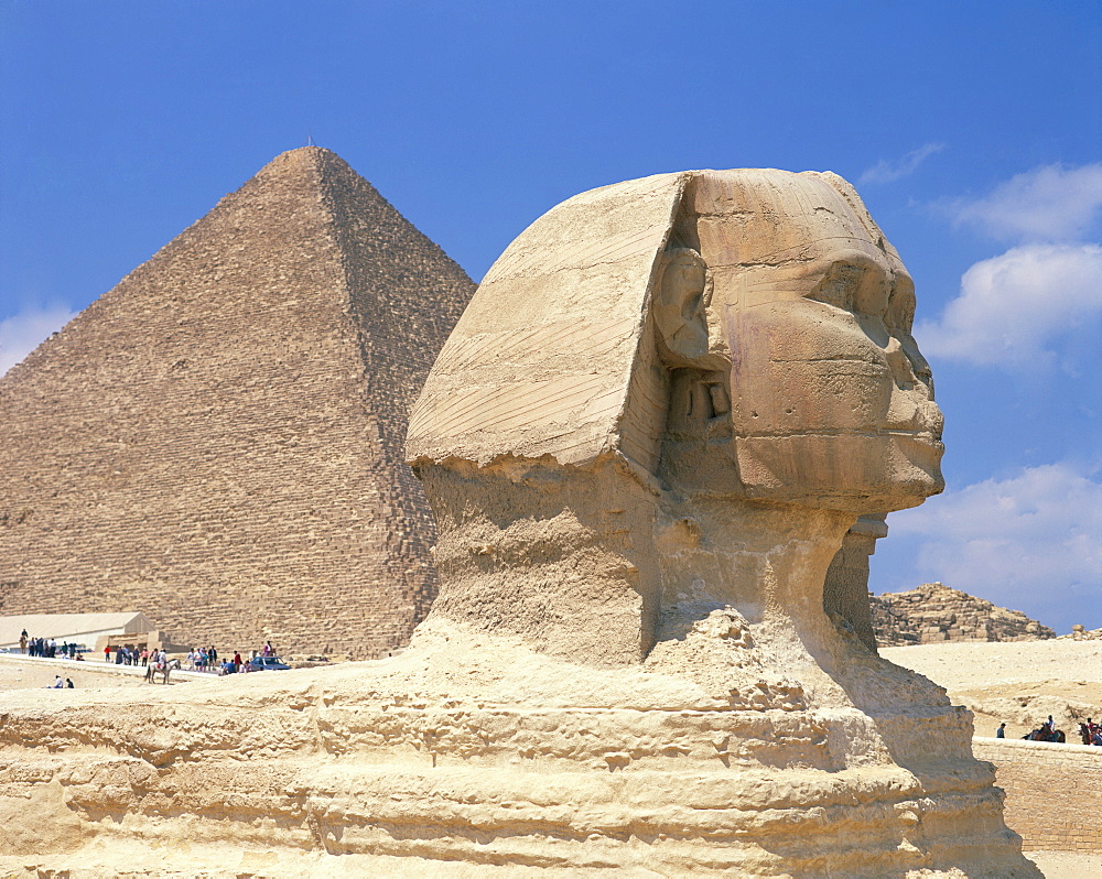 The Great Sphinx and one of the pyramids at Giza, UNESCO World Heritage Site, Cairo, Egypt, North Africa, Africa