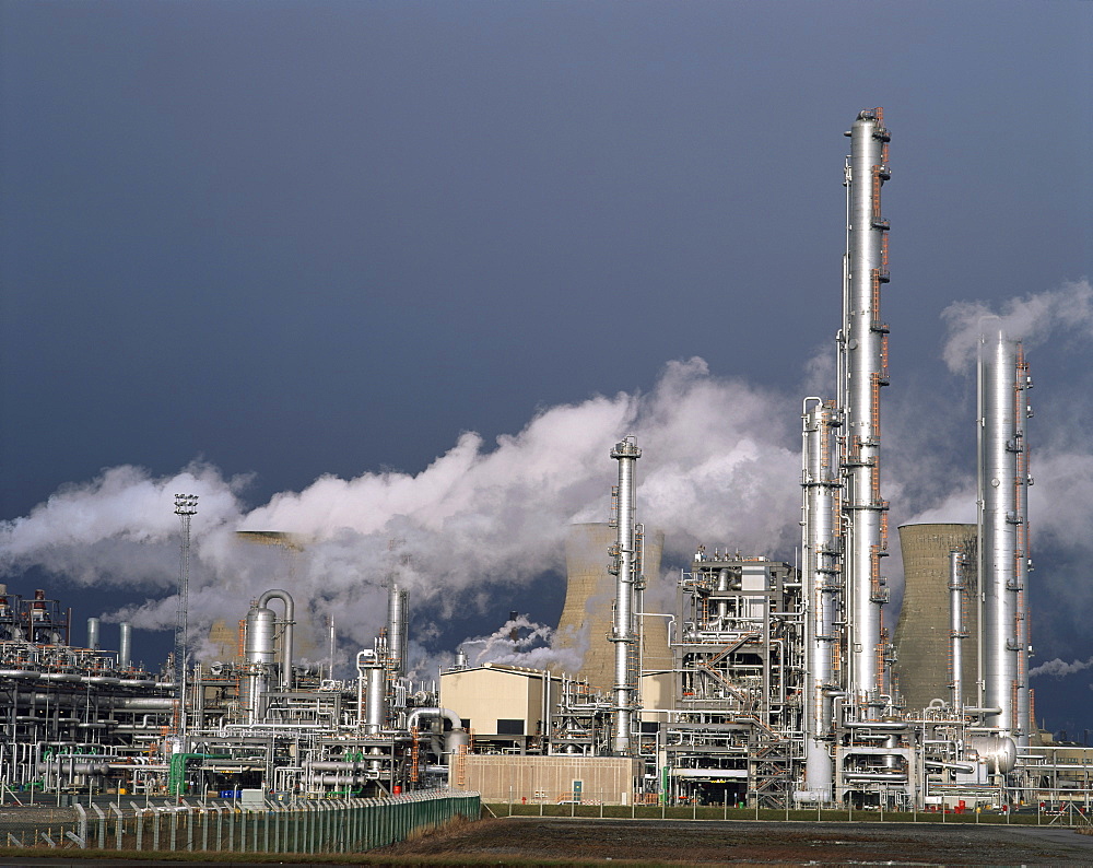 A petro-chemical plant at Runcorn, Cheshire, England, United Kingdom, Europe