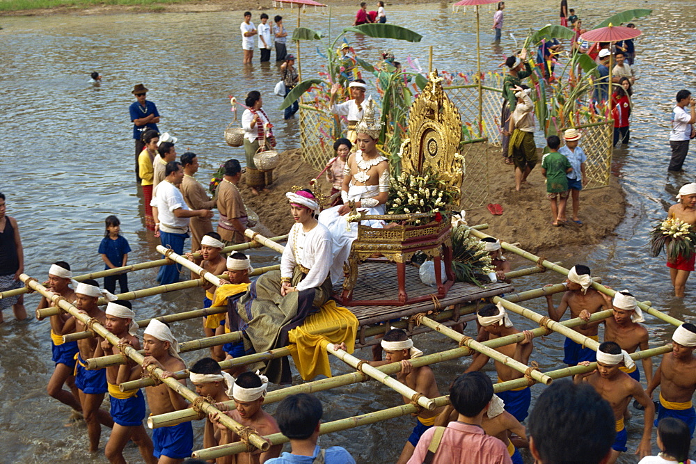 People taking part in the Water Festival parade, Salung Luang, Lampang, Thailand, Southeast Asia, Asia