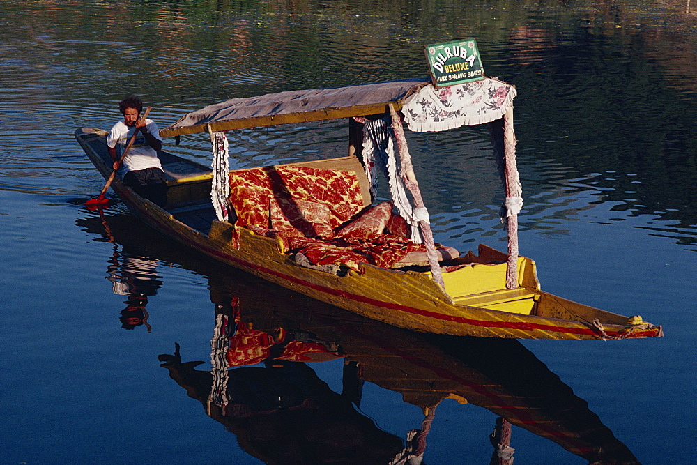 Deluxe shikara, Dal Lake, Kashmir, India, Asia