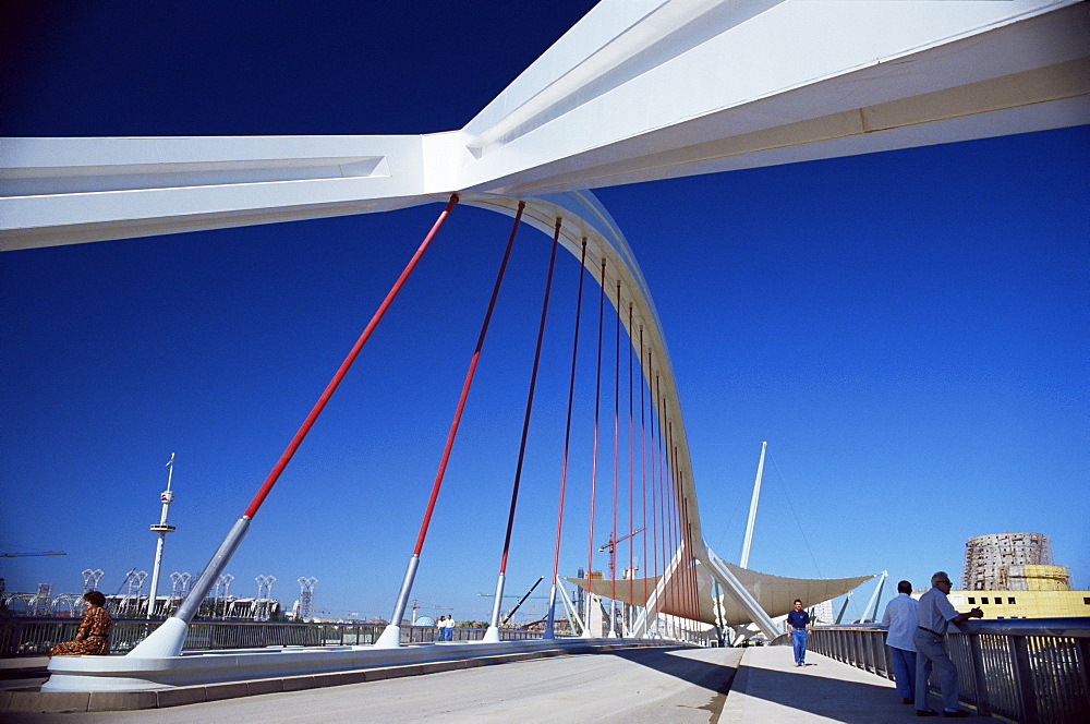 New bridge built for Expo 92, over the Rio Guadalquivir, Seville, Andalucia, Spain, Europe