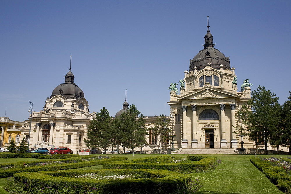 Szechenhyi Baths with its main dome and northern dome, Budapest, Hungary, Europe