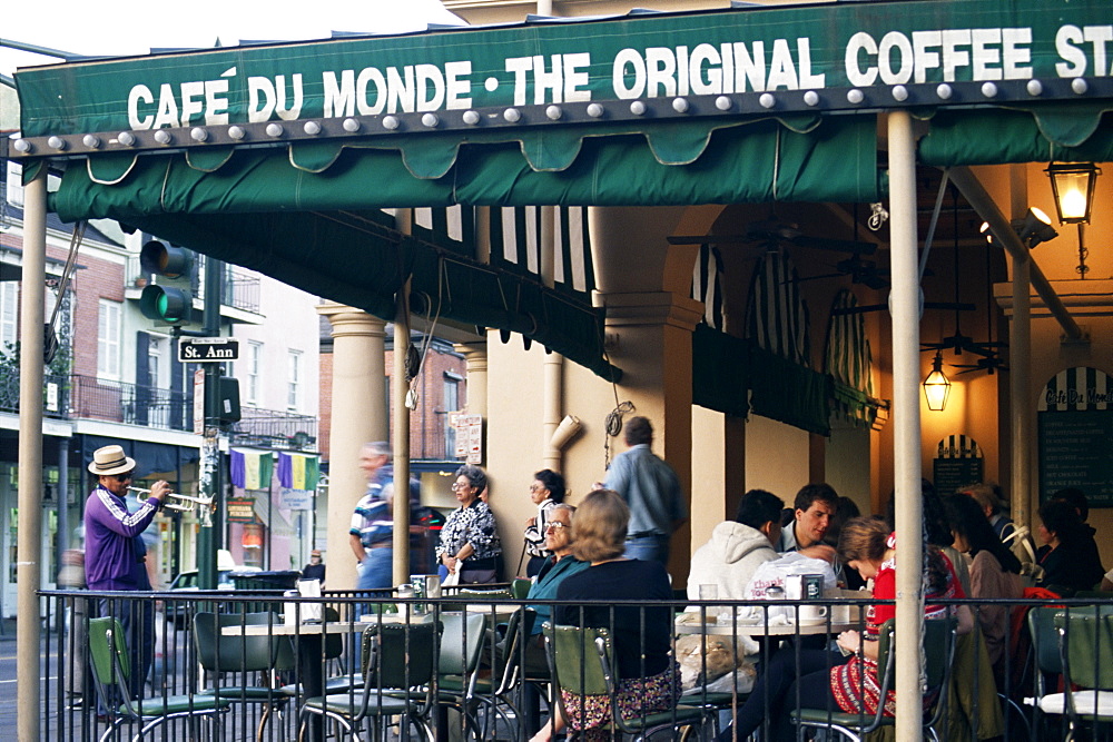 Cafe du Monde, New Orleans, Louisiana, United States of America, North America