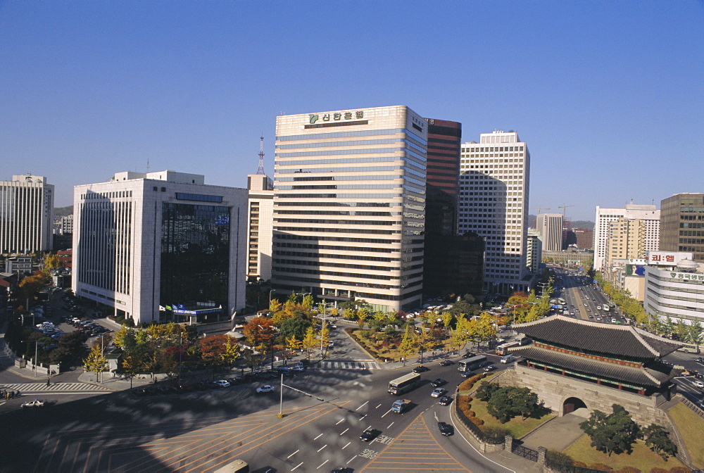 Namdaemun (South Gate) and city skyline, Seoul, South Korea