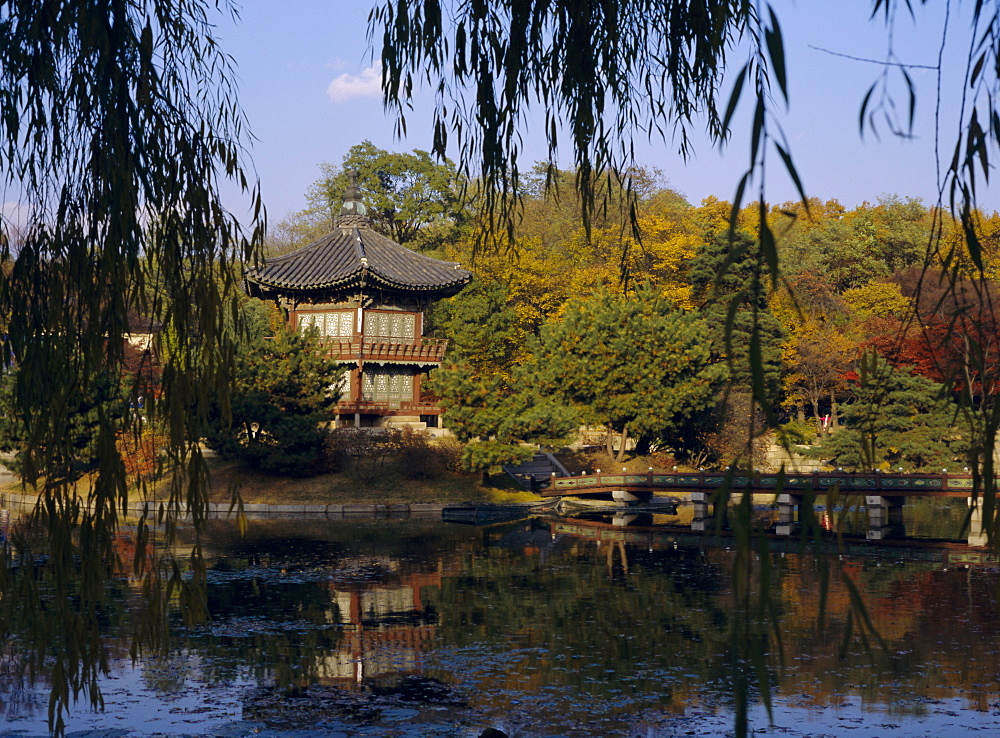 Hyang-Wonjong Pavilion, Kyongbok Palace, Seoul, South Korea, Korea, Asia