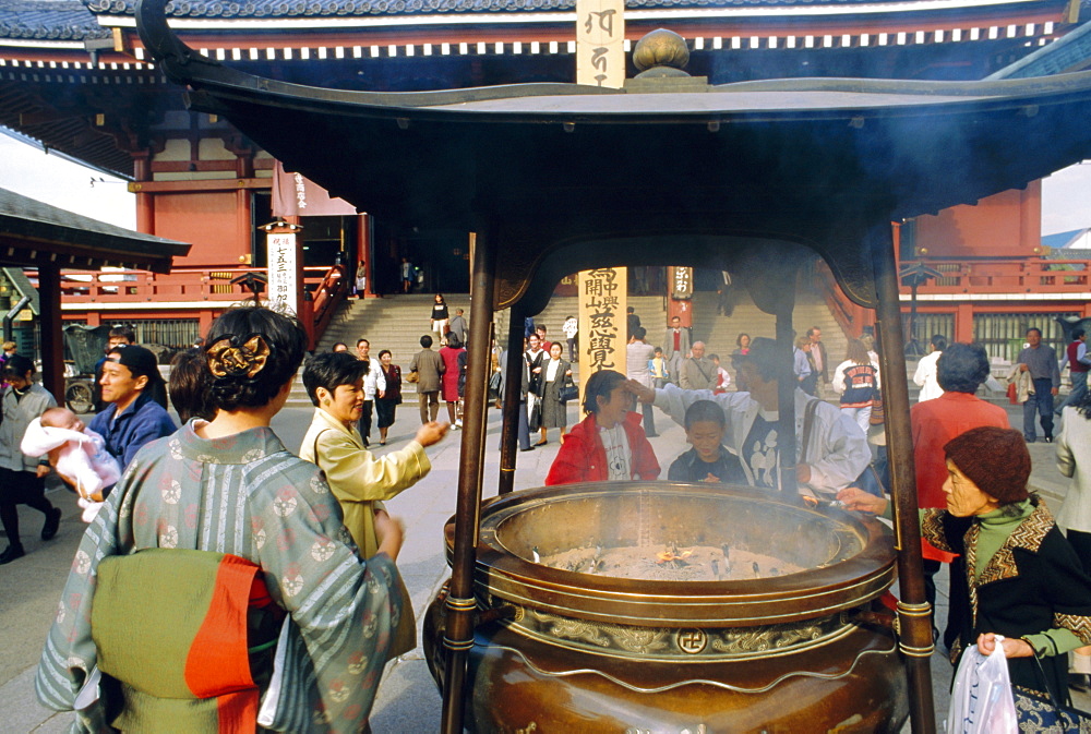 Senso-ji Temple, Asakusa, Tokyo, Japan