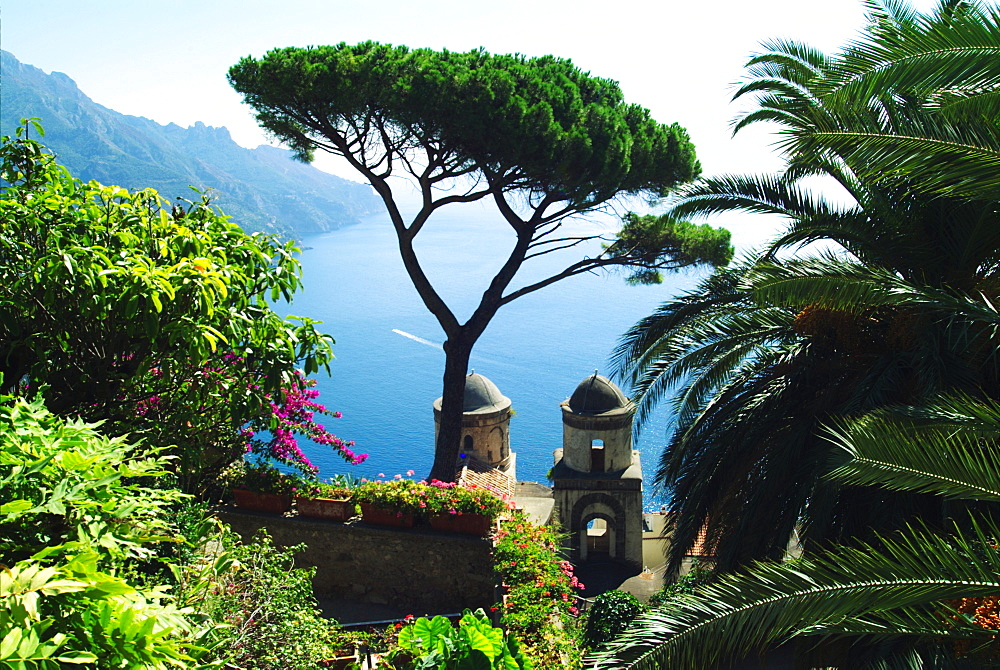 Italy, Campania, Amalfi Coast, view from Ravello (Villa Rufolo)