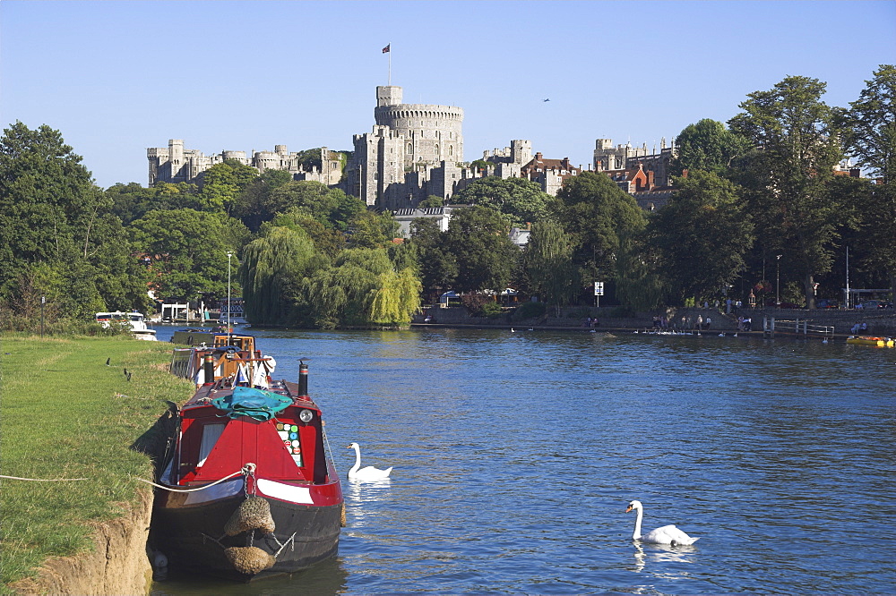 Windsor castle and river Thames, Berkshire, England, United Kingdom, Europe