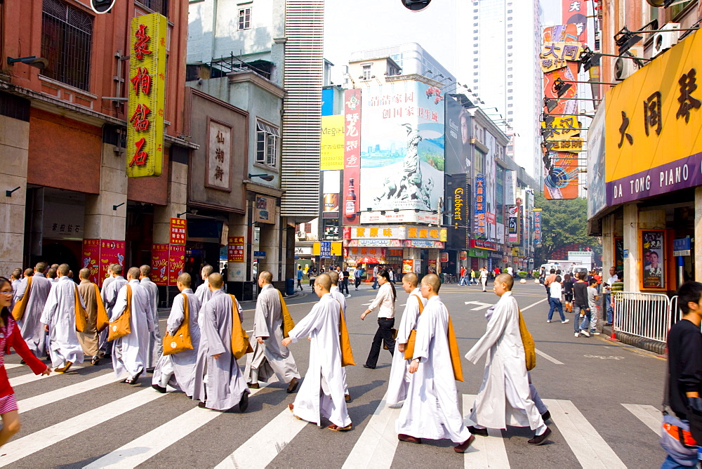 Dafo Buddhist temple monks, Guangzhou (Canton), Guangdong, China, Asia