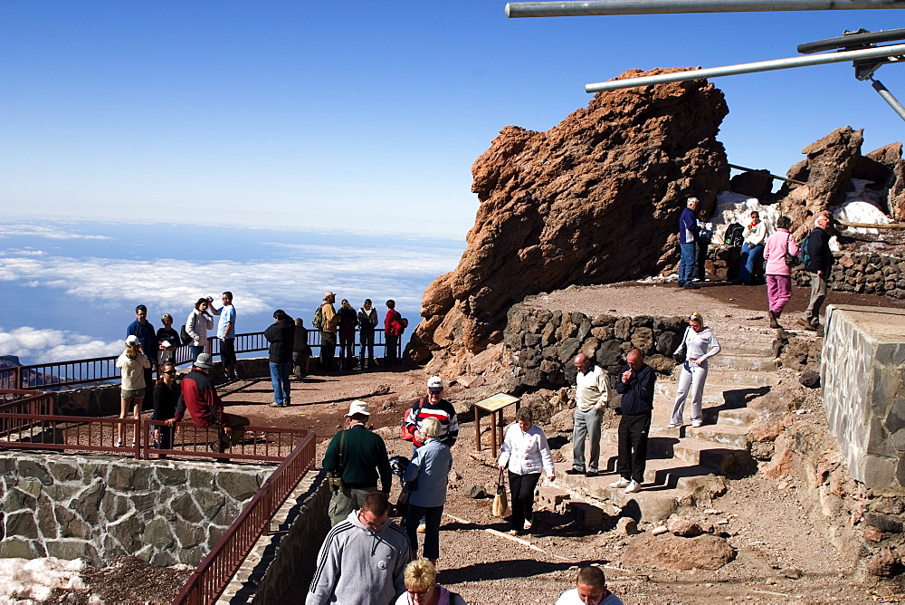 Mount Teide (Pico del Teide) at 3718 metres, cable car and viewing platform, Parque Nacional de Las Canadas del Teide (Teide National Park), Tenerife, Canary Islands, Spain, Europe