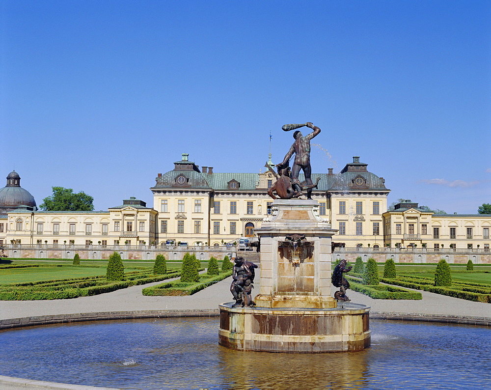 Drottningholm Castle, Lake Malar (Malaren), Sweden, Scandinavia