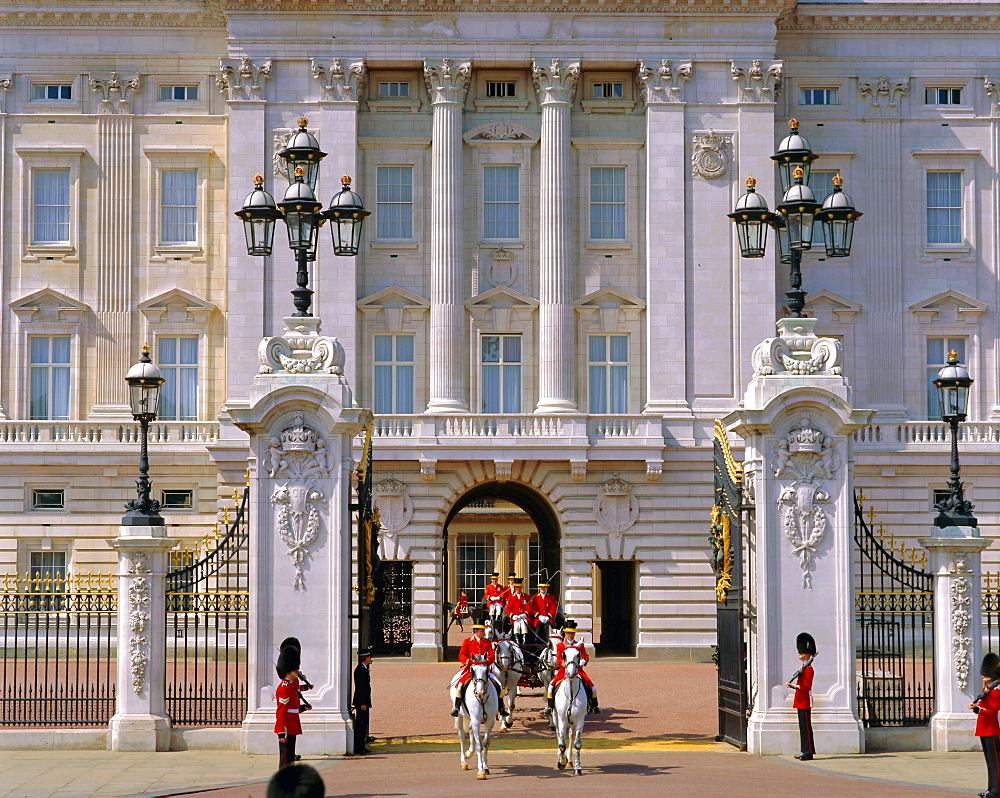 Carriage leaving Buckingham Palace, London, England, UK