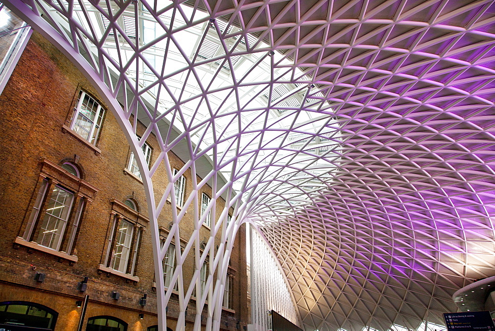 Western concourse of King's Cross Station, London, England, United Kingdom, Europe