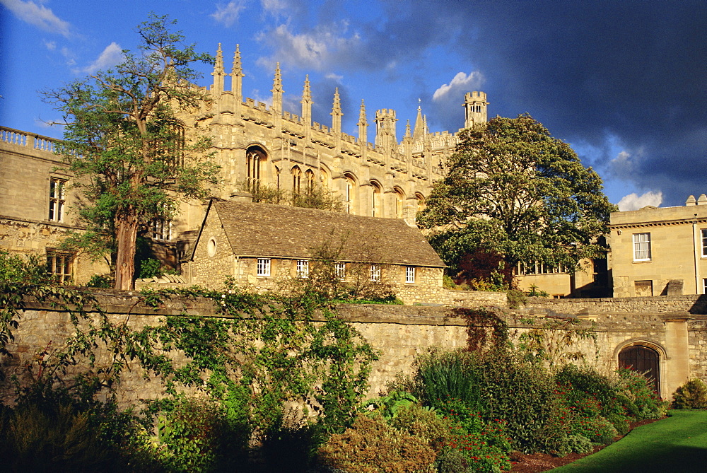 Christ Church College and War Memorial Garden, Oxford, Oxfordshire, England, UK, Europe