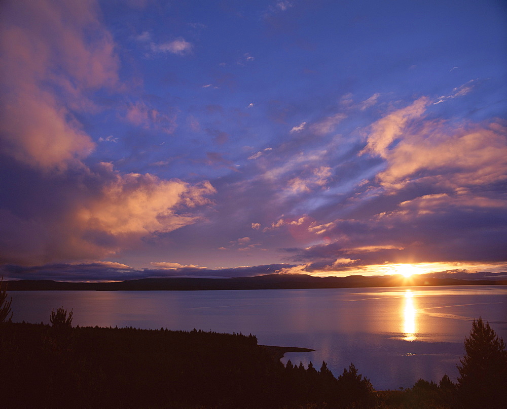 Sunrise, Lake Pukaki, Southern Alps, Canterbury, South Island, New Zealand, Pacific