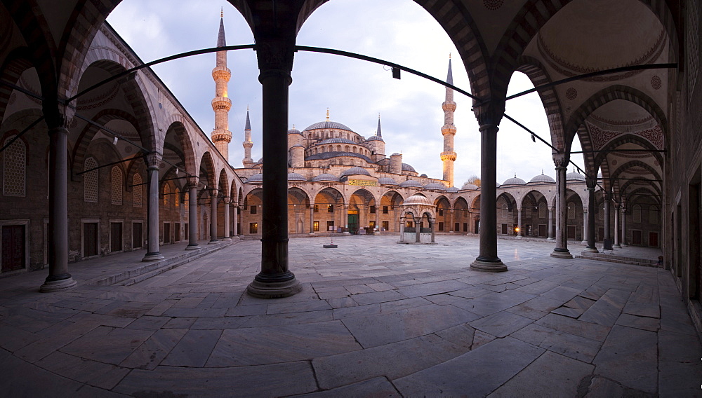 Inner courtyard of the Blue Mosque, built in Sultan Ahmet I in 1609, designed by architect Mehmet Aga, Istanbul, Turkey, Europe