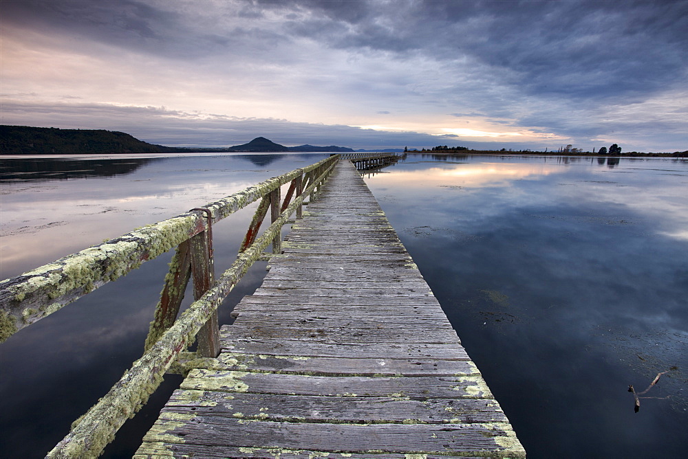 Tokaanu Wharf, Lake Taupo, North Island, New Zealand, Pacific