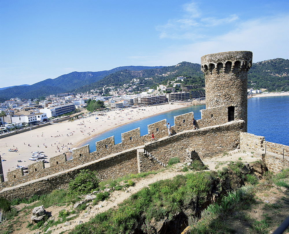 Mont Guardi battlements and beach beyond, Tossa de Mar, Costa Brava, Catalonia, Spain, Mediterranean, Europe