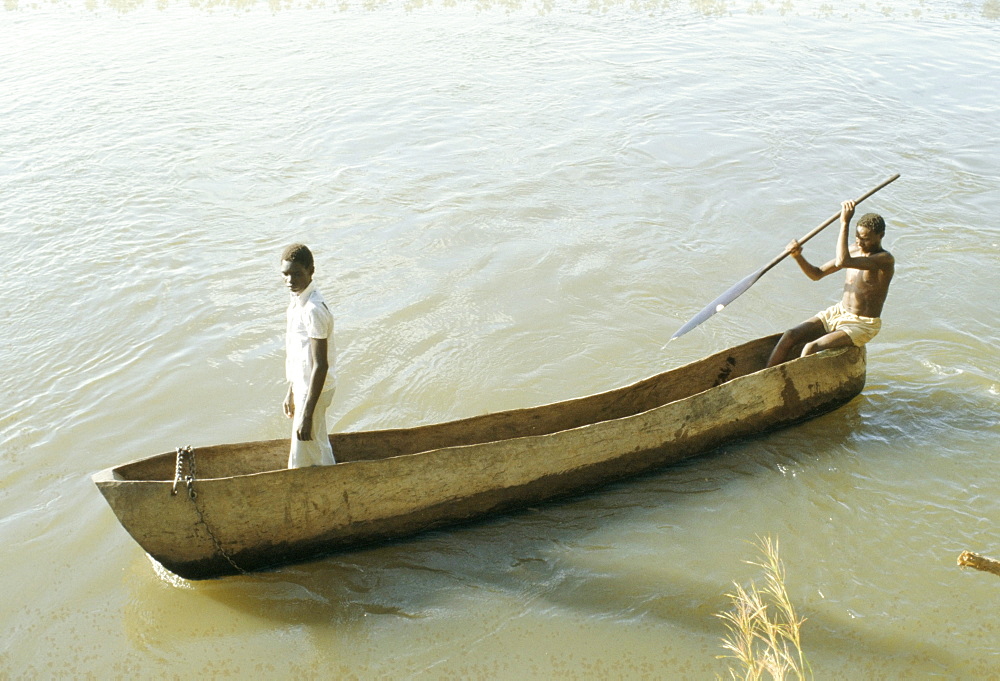 Dug out canoe on the River Nile at Mongala, southern area, Sudan, Africa