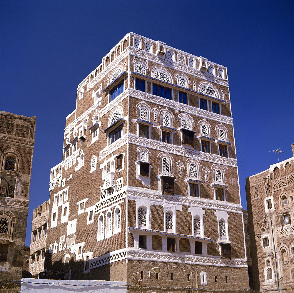 Traditional architecture, in the old Babylonian town of Sana'a, capital of north Yemen, Yemen, Middle East