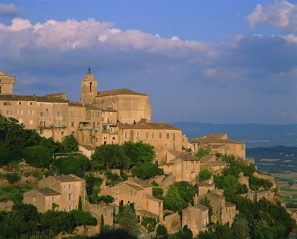 The village of Gordes overlooking the Luberon countryside, Vaucluse, Provence, France, Europe