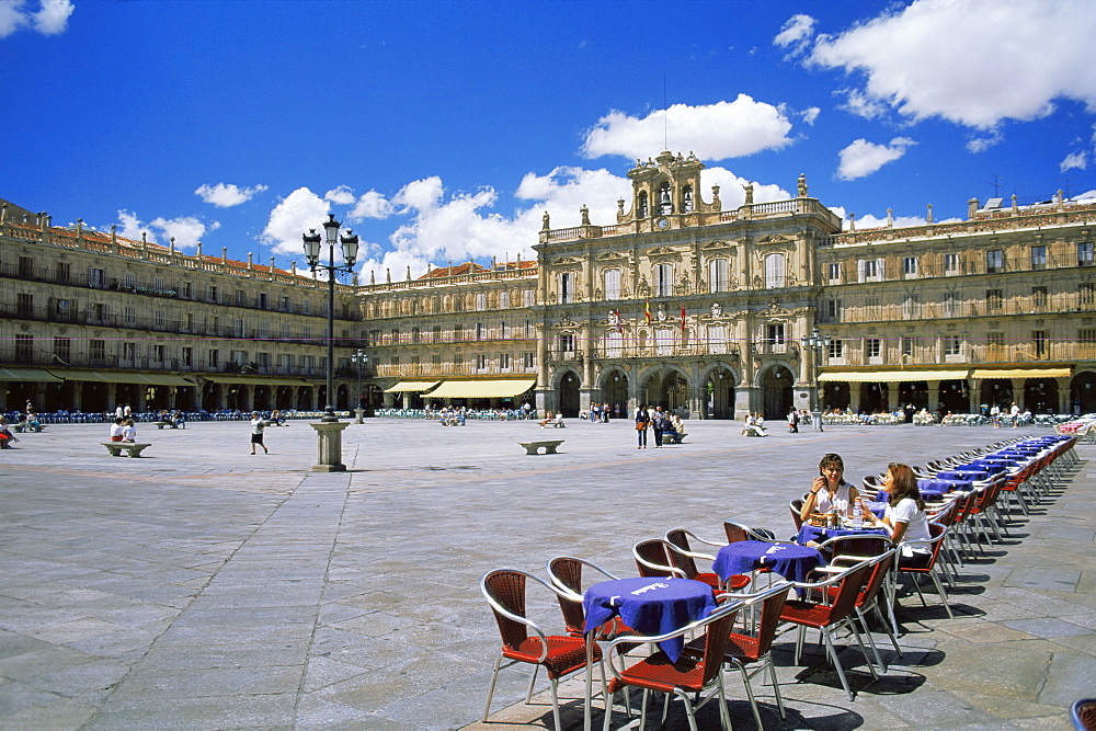 Two girls at cafe table, Plaza Mayor, Salamanca, Castilla y Leon, Spain, Europe