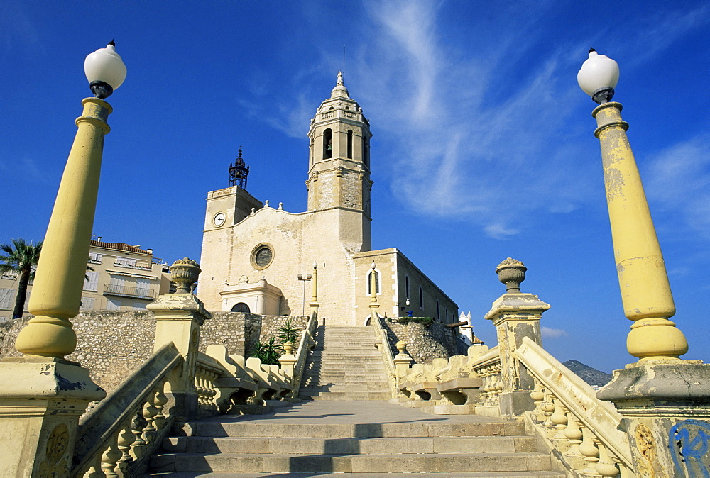 Seafront church, Sitges, Costa Dorada (Costa Daurada), Catalonia, Spain, Europe