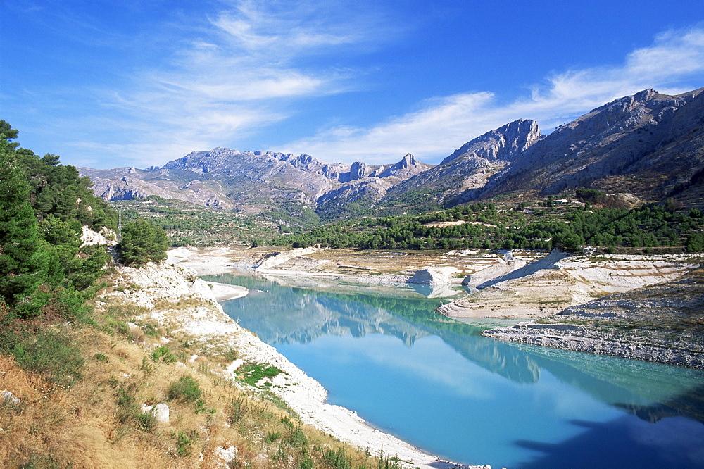 View along reservoir below the village of Guadalest, Alicante area, Valencia, Spain, Europe